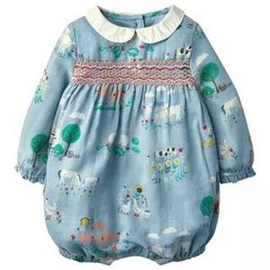 Baby Boden- Smocked long sleeve bubble romper farmhouse Peter Pan collar 12-18m